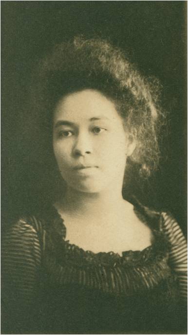 Black and white photograph of Ethel Chestnutt Date: 1900s