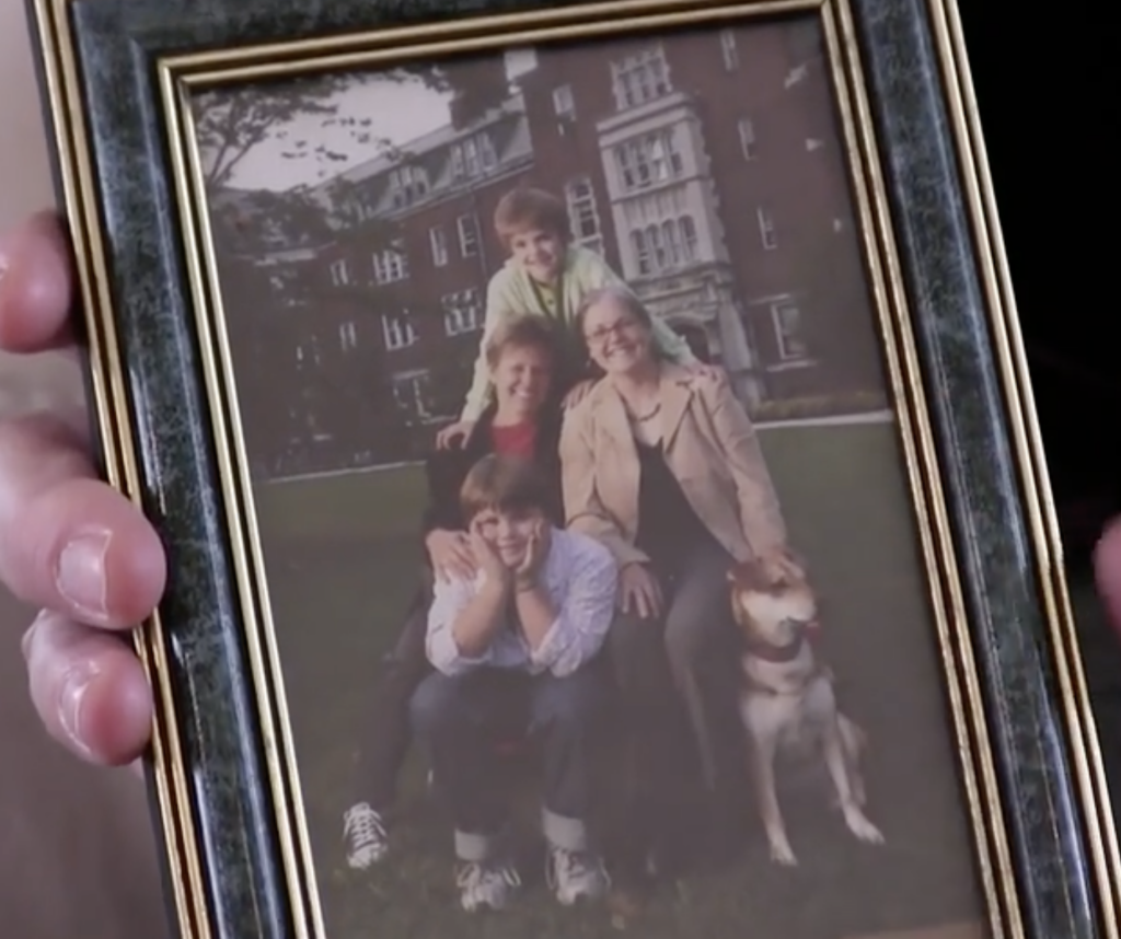 The Schneiderman Family poses for a photo in front of Vassar College.