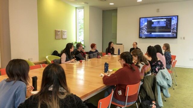 Students gather for a discussion with Phillip Bloom.