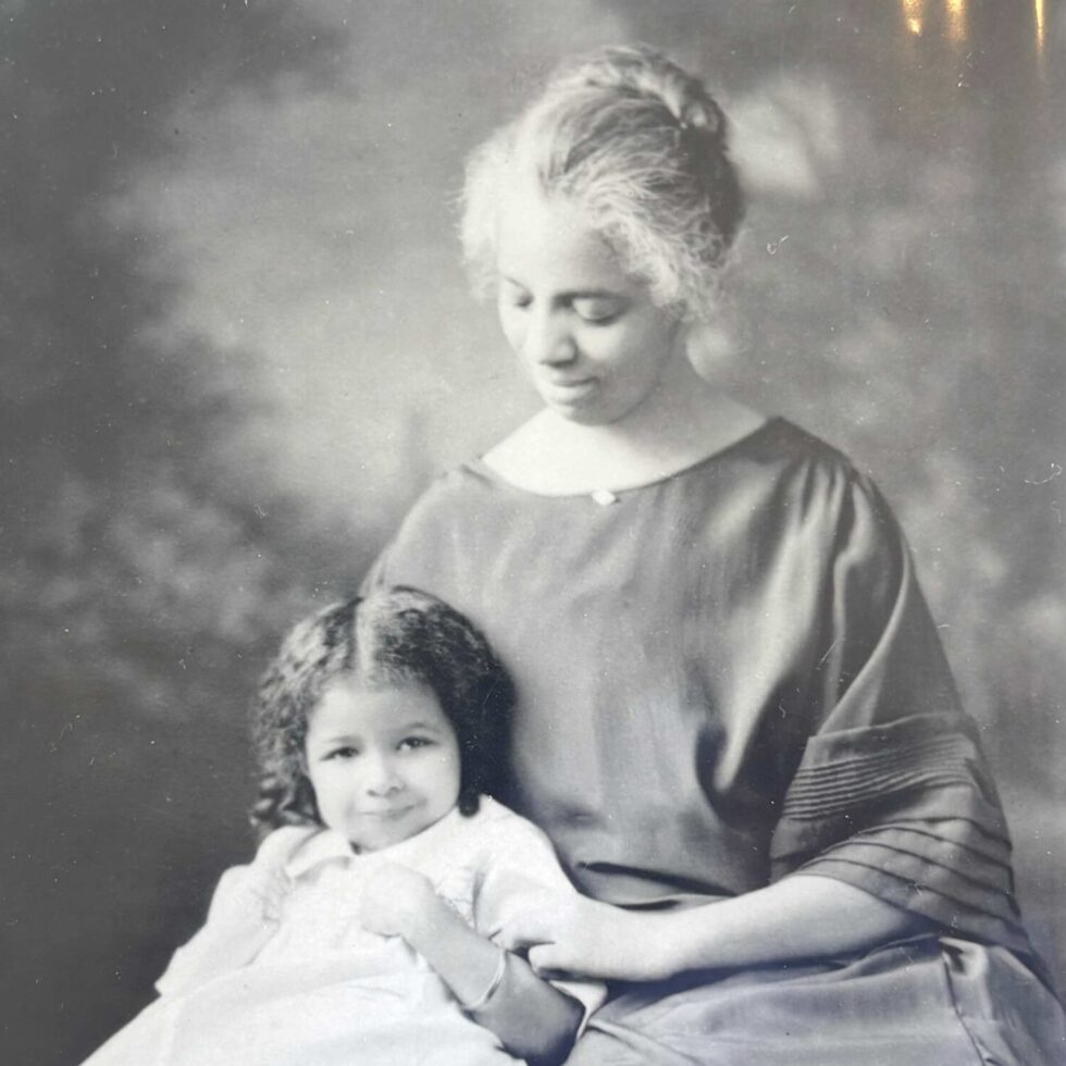Black and white photograph portrait of Adelaide(left) and Otelia(right) Cromwell.